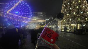 Ca la bogați! Cu cât se vinde o simplă sticlă de suc de 0,5l la Târgul de Crăciun din Piața Constituției