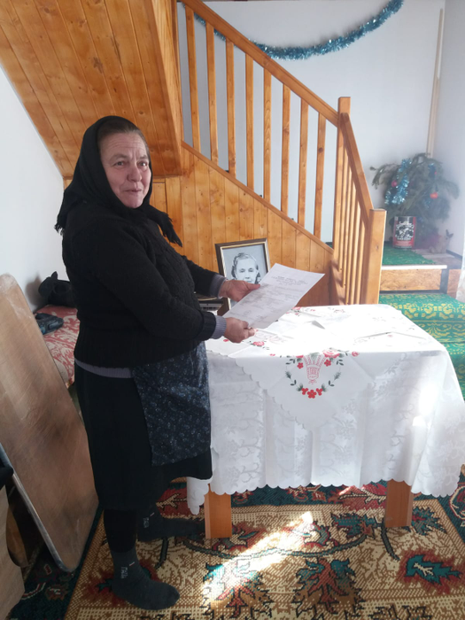 Rudele bătrânei și-au dat seama de greșeala Primăriei abia când au mers să încaseze ajutorul de înmormântare