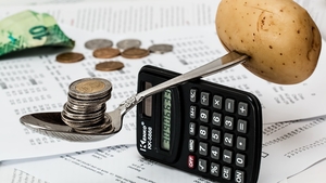 Curs valutar 4 noiembrie 2019. Euro s-a scumpit, iar dolarul s-a ieftinit