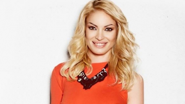 Primele imagini cu Valentina Pelinel insarcinata! Blonda este in culmea fericirii si are niste sani enormi!