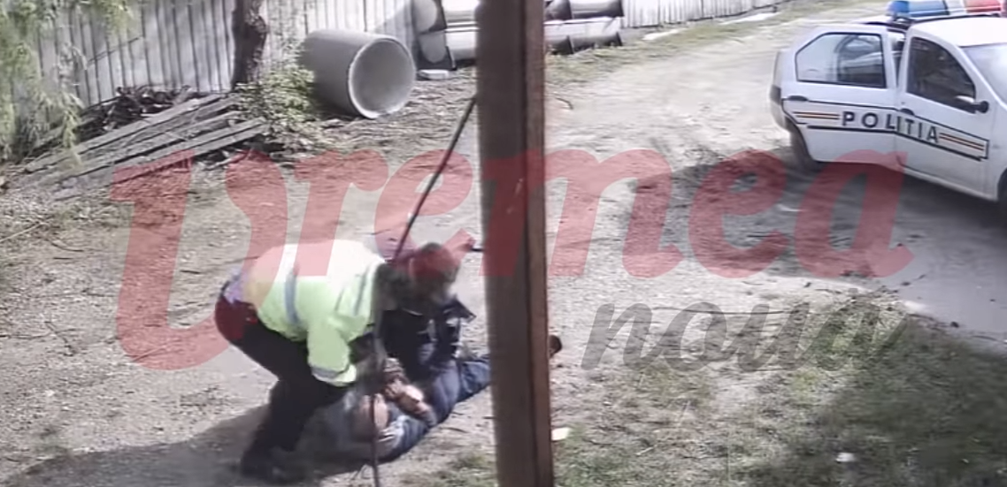 Un polițist a snopit în bătaie „infractorul”. Imagini șocante