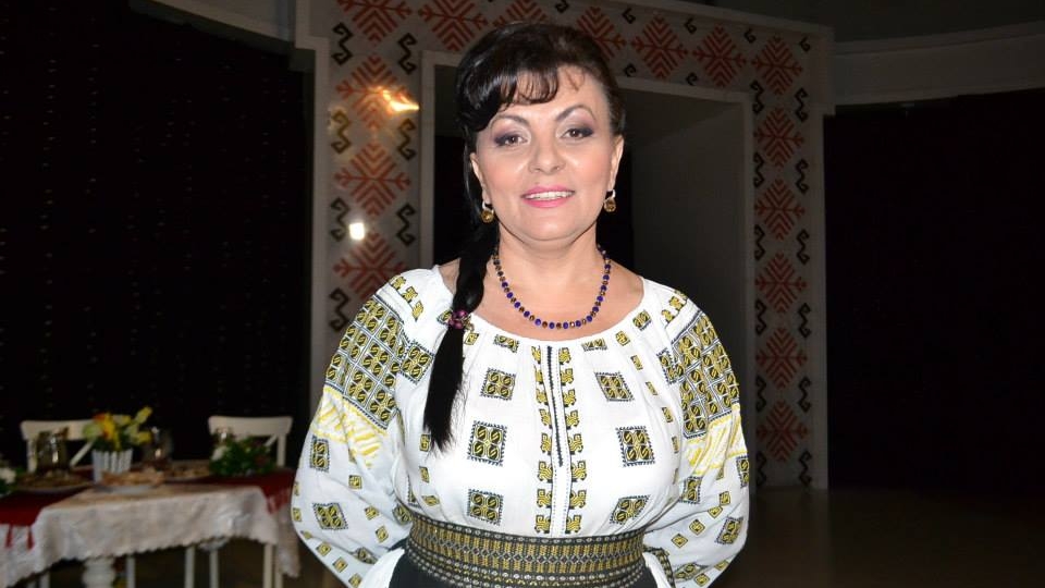 O mai tii minte pe cantareata de muzica populara impuscata in cap de sot? Vezi ce a ajuns sa faca acum si care este starea ei!