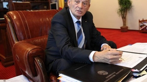 Primarul Oprescu vrea sa mareasca salariile medicilor din spitalele administrate de primarie