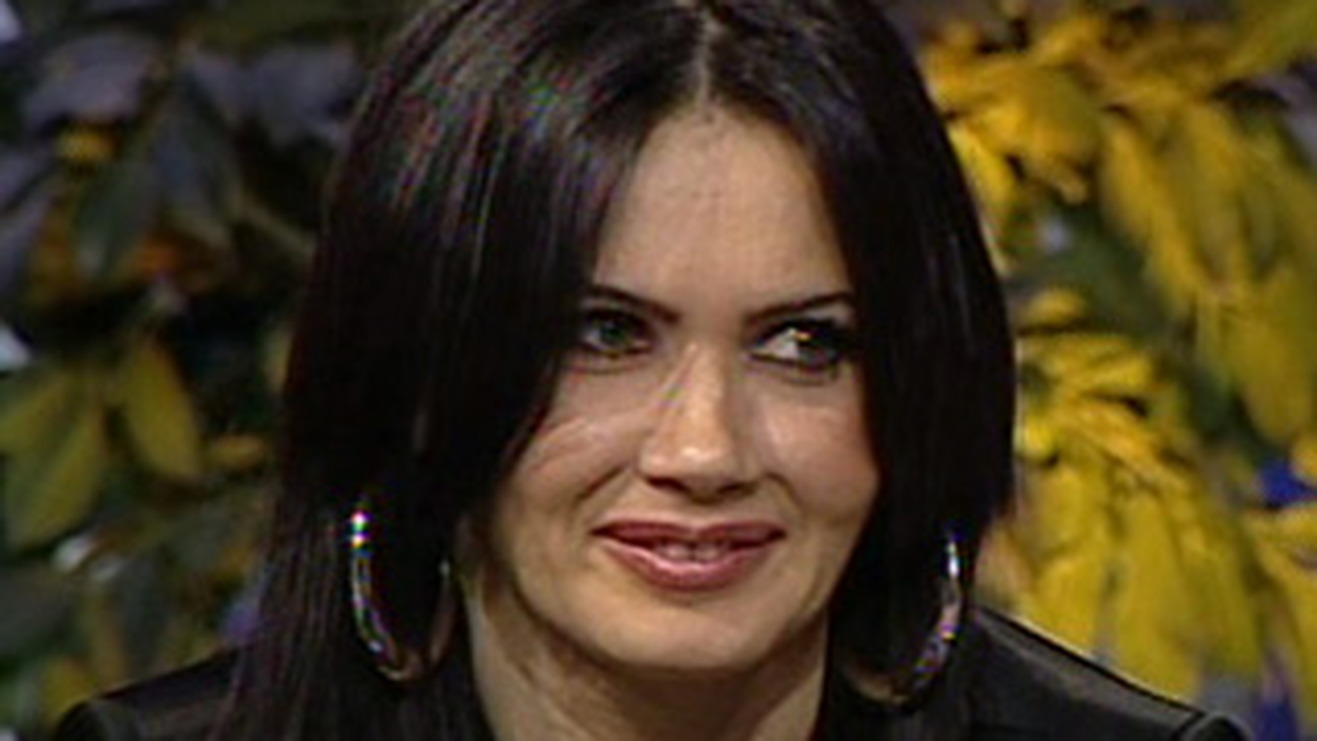 Oana Zavoranu zambeste pentru prima data de la nunta lui Pepe! S-a bucurat cand si-a auzit melodia preferata, in direct, la CANCAN TV - "Toata fericirea mea esti tu"