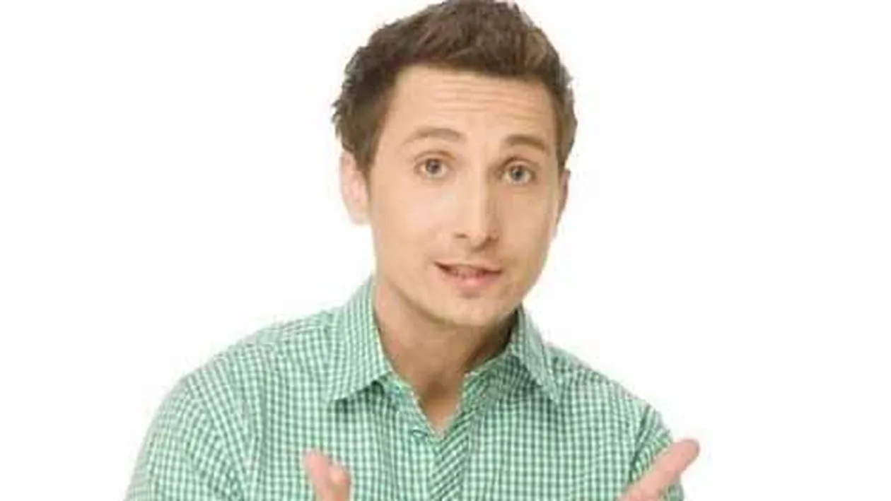 Dani Oţil şi-a sfinţit apartamentul, însă nu a chemat orice fel de preot! Moderatorul a apelat la un părinte motociclist!