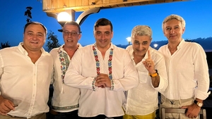Ce invitați de seamă are George Simion la nuntă. Nume cunoscute din România, alături de liderul AUR