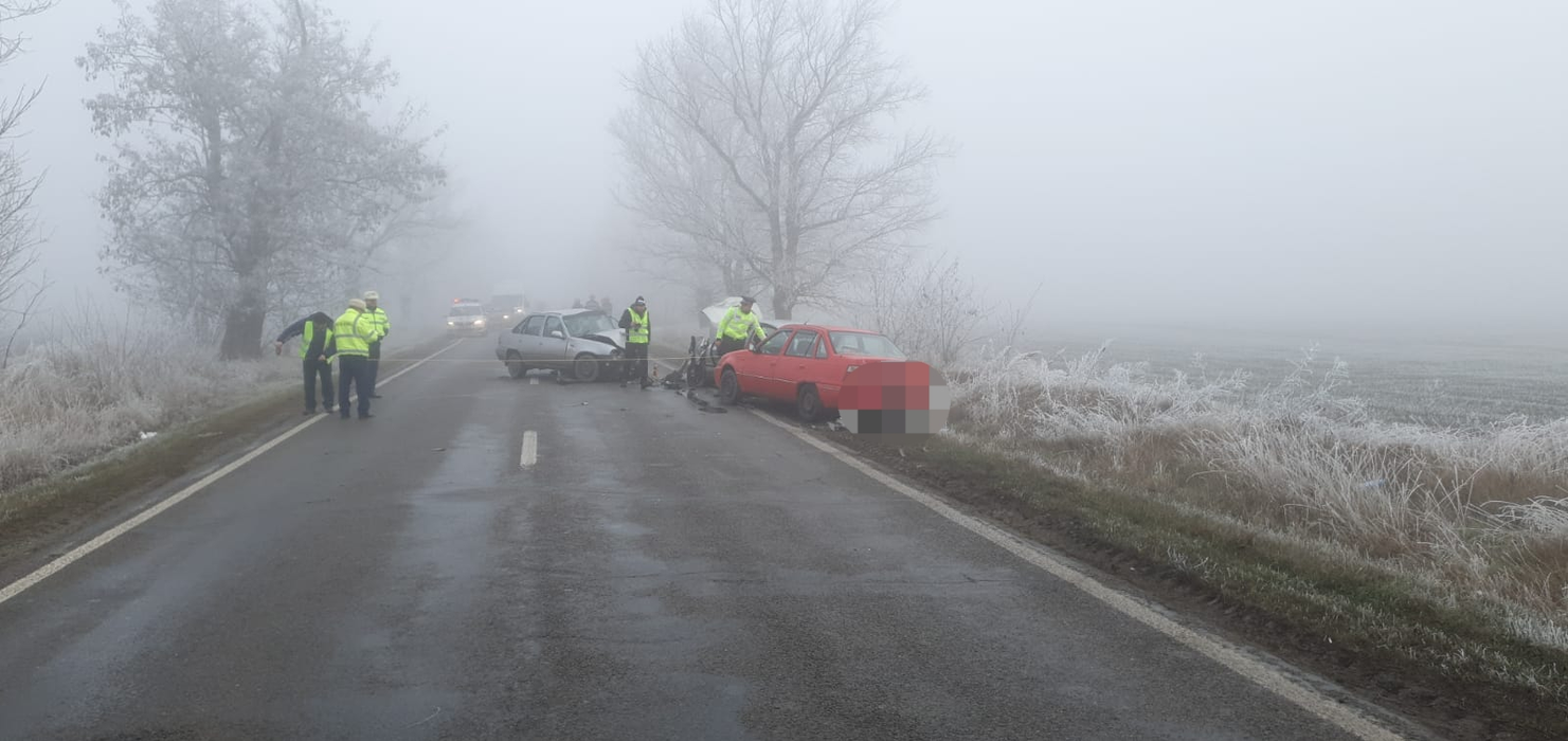 Trei mașini au fost implicate în coliziune