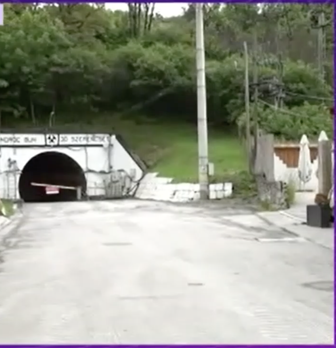 Imagini durerii de la Salina Praid. Minerii au ieșit în lacrimi după ce au văzut dezastrul: pericol de prăbușire