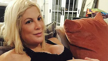 TORI SPELLING a devenit mămică! Prima imagine cu băieţelul actriţei