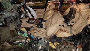 Acest BMW s-a dezmebrat în urma unui accident! Acul vitezometrului s-a oprit la...