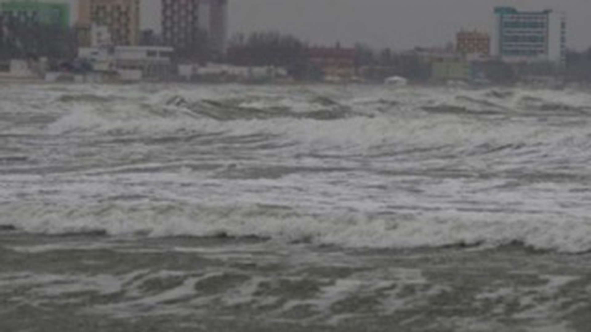 Patru porturi sunt inchise si doua nave sunt blocate pe Dunare din cauza ghetii