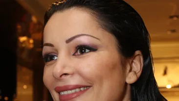 Nu renunta la asta nici cand merge la cumparaturi! Vezi aici ce face Brigitte Sfat in ziua sa de rasfat!