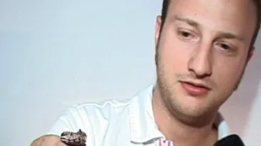 VIDEO Andrei Tinu nu scoate bani din veninul de cobra! O face din pasiune, pana acum nu a vandut niciun gram
