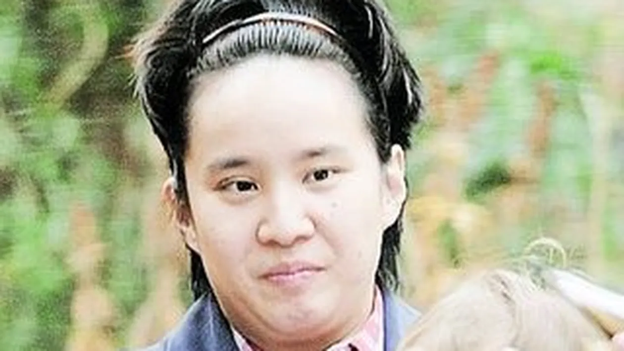 Razboi pe mostenirea de 140 de milioane de lire sterline a lui Robin Gibb. Amanta si nevasta se bat pe avere