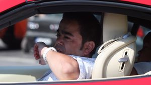 Adi Minune i-a luat masina sotiei sale dupa ce si-a facut praf Ferrari-ul. Afla cu ce circula nevasta manelistului!
