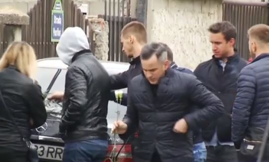 Imagini sfâșietoare de la înmormântarea lui Marius Franţescu. Ce s-a întâmplat în ziua în care a fost condus pe ultimul drum