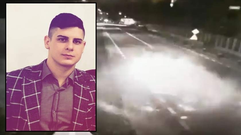 Imagini șocante cu momentul în care un tânăr de 19 ani, din Bistrița, intră pe contrasens și moare lovind altă mașină!