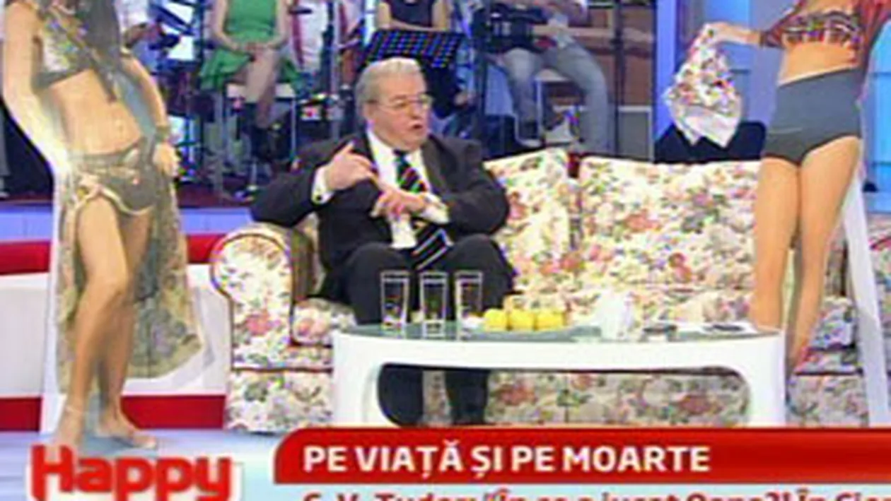 SPECTACOL MAXIM Corneliu Vadim Tudor iese la atac! S-a dezlantuit asupra Oanei Zavoranu si Marianei Moculescu, fara mila! S-a lasat cu cuvinte grele si acuzatii de neimaginat: Sa inte amandoua in campul muncii, sa se spele ca miros a sperma prin televizo