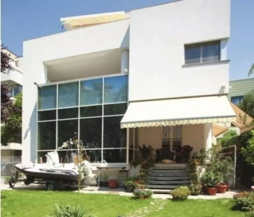 Cum arată casa de 2,5 milioane de euro a Monicăi Tatoiu. Vila are 2 etaje, 9 dormitoare și un sistem de pază complex