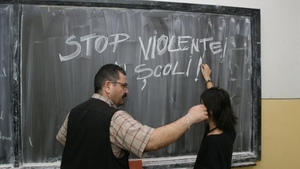 Un profesor din Cluj, acuzat că a bătut un elev de clasa a VI-a în fața colegilor lui