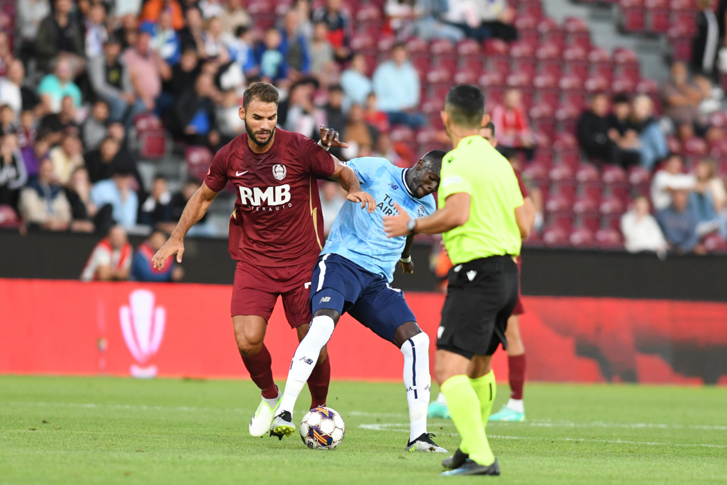 Despărțire șoc în Liga 1! Soția fotbalistului de la CFR Cluj a leșinat când a aflat ce a făcut în România. „Nu vreau să declar nimic”