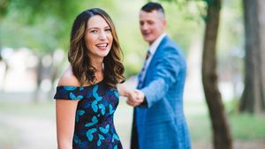 Povestea de dragoste care sfidează orice regulă! S-au căsătorit după ce s-au cunoscut pe Tinder, deşi ambii erau ofiţeri în armată şi se aflau la mii de kilometri unul de altul