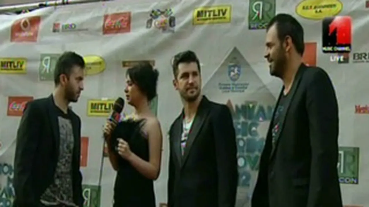 VIDEO Baietii de la Deepcentral nu s-au imbracat special pentru gala premiilor Romanian Music Awards!