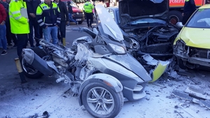 Accident grav în Constanța! O motocicletă și 2 mașini s-au ciocnit. Una dintre victime este în comă
