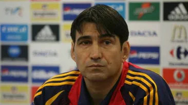 Piturca i-a disperat pe arabi! A luat o serie de decizii care i-a enervat pe toti! Ce au patit jucatorii, fanii si ziaristii!