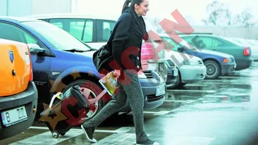 Adelina Chivu a venit singura la dentist in Romania!