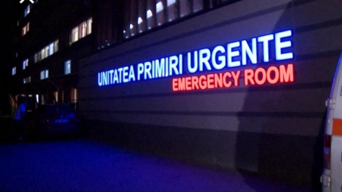 Scandal în plină stradă în Dâmbovița. Două mașini distruse și două victime în spital