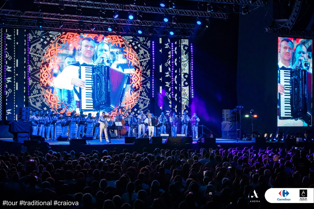 Ce a pățit Andra Măruță în timpul ultimului concert, de la Craiova! Ce au făcut spectatorii din primul rând
