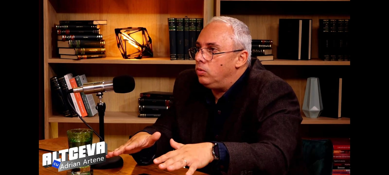 Alexandru Preda este invitatul lui Adrian Artene la podcastul "ALTCEVA", difuzat exclusiv pe canalul de YouTube dedicat (Sursa: Captură video)