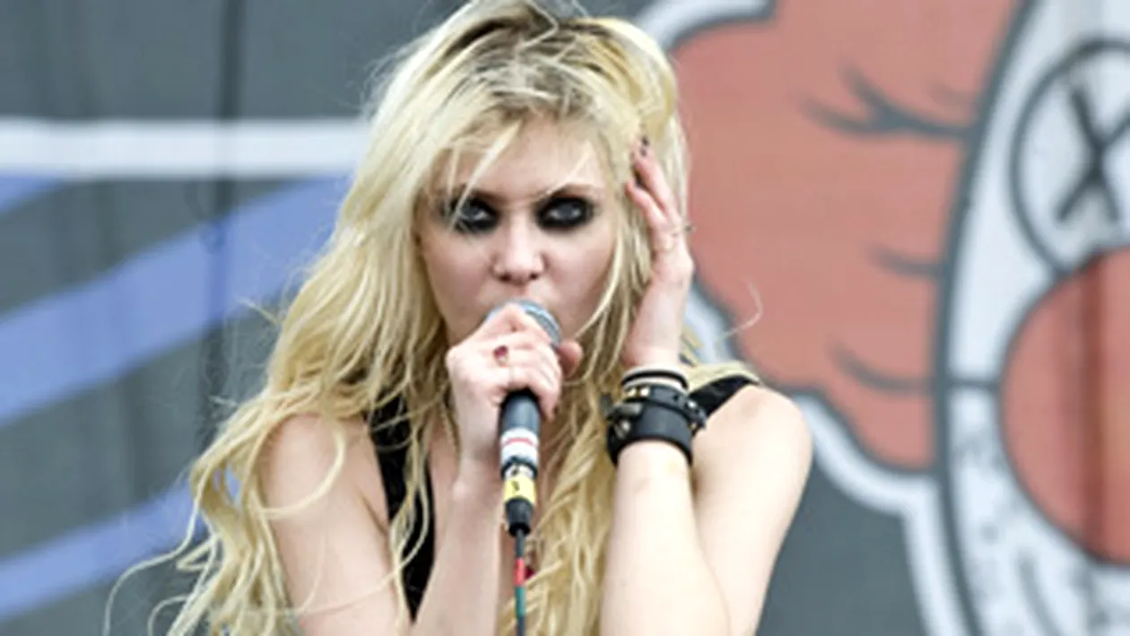 Taylor Momsen, alias Jenny din Gossip Girl, colectioneaza cutite!