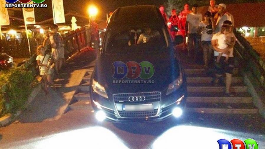 Tupeu maxim! A intrat cu maşina printre turiştii care se aflau în Satul de Vacanţă din Mamaia