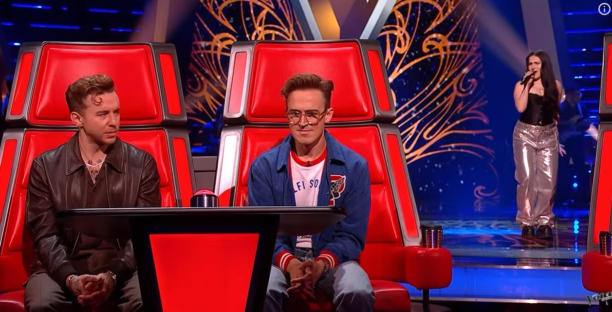 Cine este Teodora Sava, românca de 24 de ani care a întors toate cele patru scaune la The Voice UK
