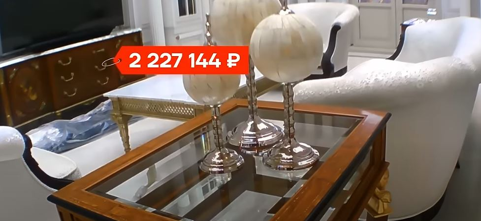 Imagini din interiorul palatului lui Vladimir Putin / sursă foto: capturi video Youtube
