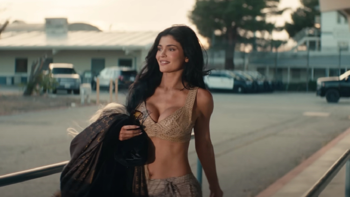 Kylie Jenner s-a lansat în muzică! Reacțiile fanilor furioși: ”Regina Auto-Tune”