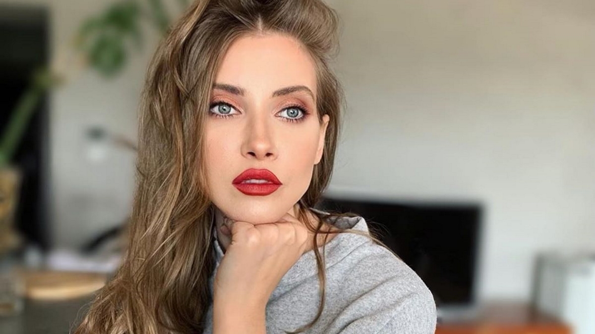 Iulia Albu, dată afară din grupul mămicilor de la școala fiicei sale: ”Sincer, eu nu reacționez bine la...”