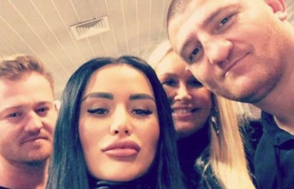 S-a jucat pe Instagram, dar a ieşit prost! Daniela Crudu i-a pus gene mamei sale, însă sprâncenele ei…