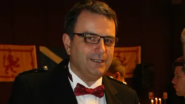 Lucian Mandruta a atras toate privirile cu aceasta tinuta! Jurnalistul si-a facut aparitia la un eveniment imbracat in fusta