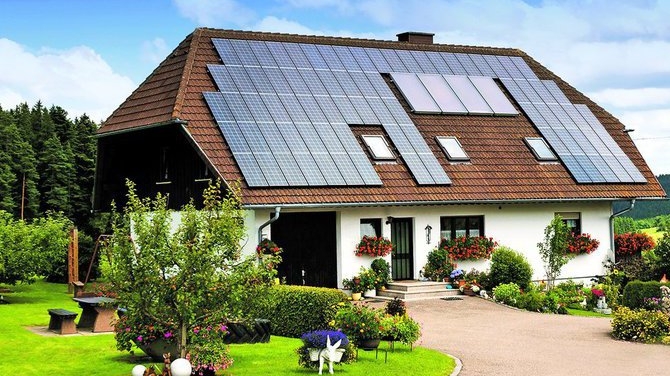 Statul iti da bani pentru panouri solare si pompe de caldura