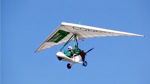 Pilot de deltaplan, rănit după o aterizare forțată în Arges. Chiar el a sunat la 112