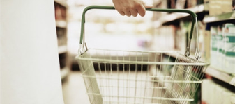 Capcana shrinkflation în magazinele din România: Mii de produse la raft cu preț neschimbat, dar gramaj redus. „Se cunoaște la buzunar”