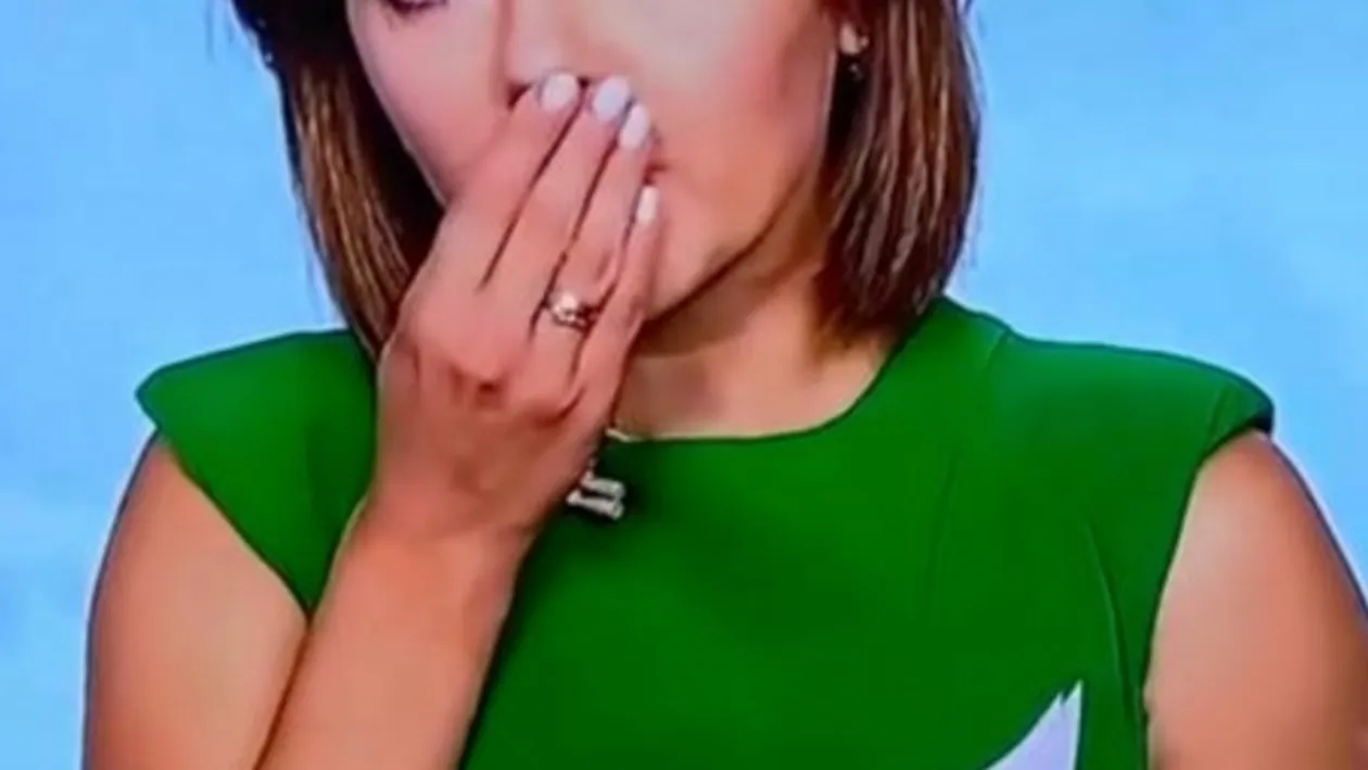 De-a râsu'-plânsu'! Unei prezentatoare TV i-au căzut dinții în direct