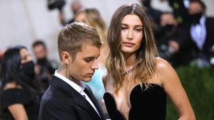 Soția lui Justin Bieber, Hailey, a devenit miliardară, în timp ce artistul se luptă cu datoriile. Ce spun sursele că urmează