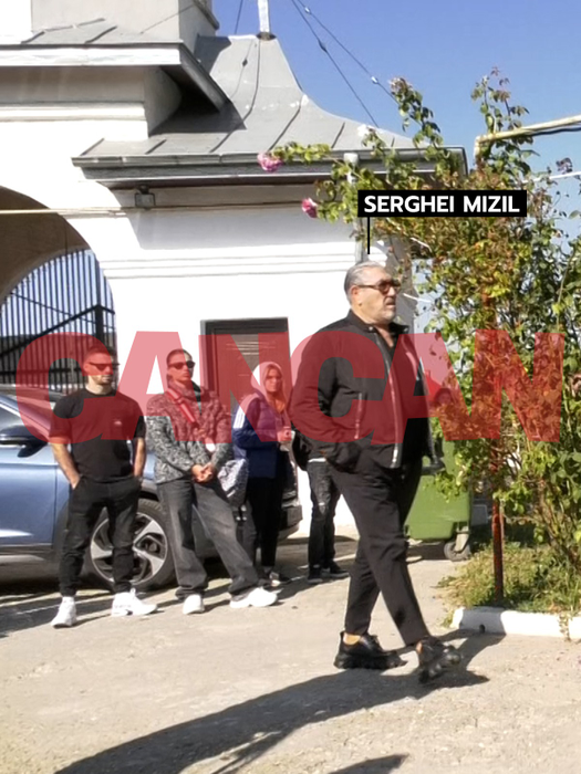 Serghei Mizil a venit la slujba de înmormântare a lui Nosfe. Sursă foto: CANCAN.RO