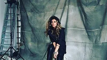 Antonia nu mai e CUMINTE! A facut publica cea mai OBRAZNICA imagine de ANUL NOU!