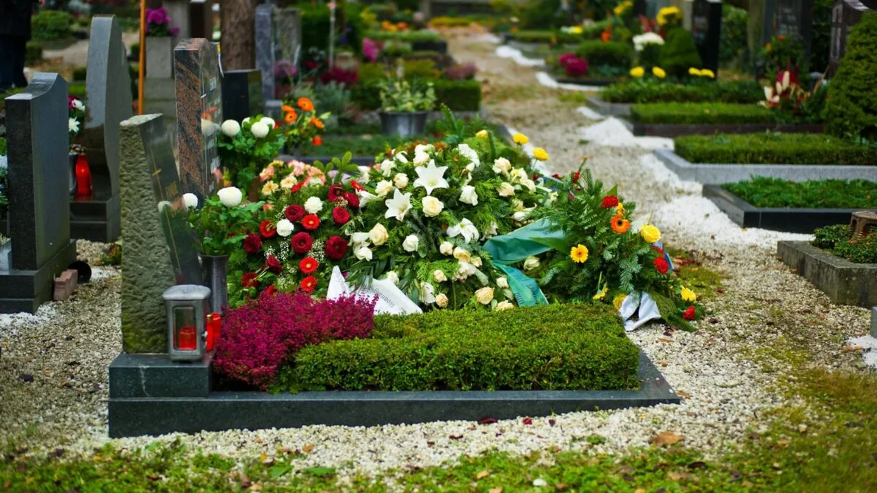 Trauma prin care a trecut a determinat-o pe Marie să facă un gest inexplicabil. Tânăra a decis să vândă florile funerare ale bunicii sale pretinzând că sunt noi