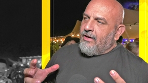 Criticul de modă ridică fetele în slăvi, dar pune tunurile pe masculii fashioniști! Alin Gălățescu: “Băieții sunt praf!”